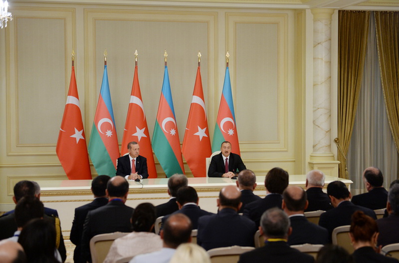 Президент Ильхам Алиев: "Сотрудничающие с Азербайджаном и Турцией страны получают от этого пользу" - ОБНОВЛЕНО - ФОТО