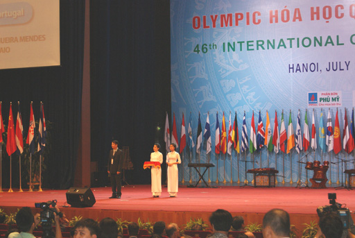 Азербайджан принял флаг Международной химической олимпиады - ФОТО