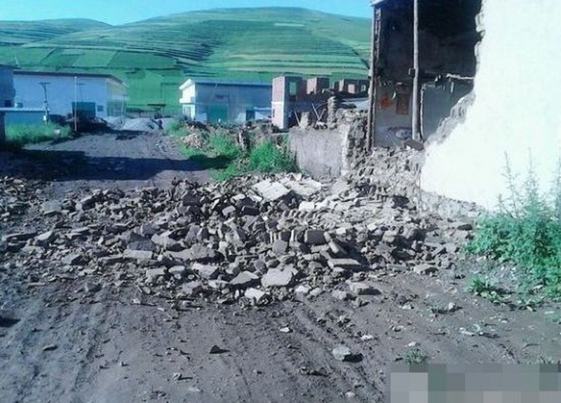 Мощное землетрясение в Китае: есть жертвы - ОБНОВЛЕНО - ФОТО