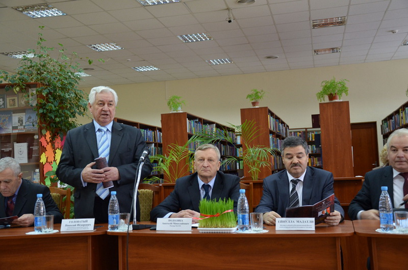 В Киеве состоялась конференция, посвященная 90-летию со дня рождения Гейдара Алиева - ФОТО