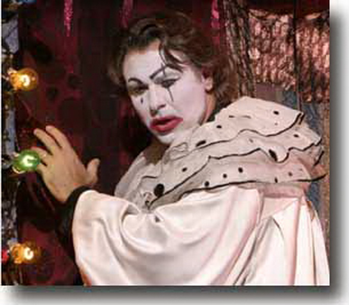 Престижный европейский журнал опубликовал материал о бакинской постановке оперы "Паяцы" - 3D - ФОТО