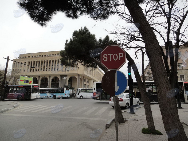 В Баку появился "веселый" дорожный знак - ФОТО