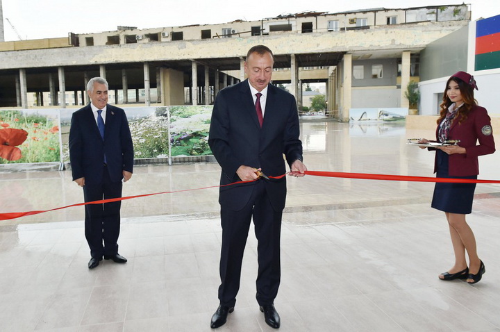 Президент Ильхам Алиев принял участие в церемонии отправки первого пассажирского поезда Баку-Сумгайыт - ФОТО