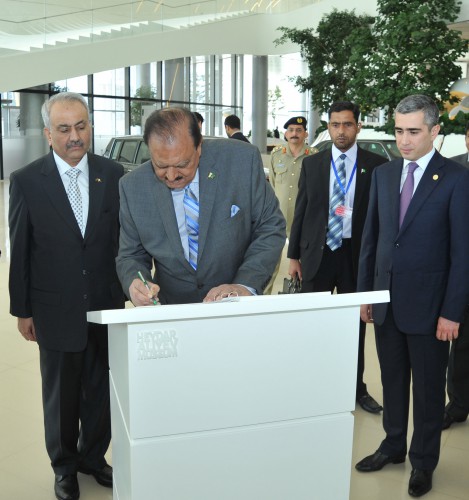 Президент Пакистана Мамнун Хусейн посетил Центр Гейдара Алиева - ФОТО