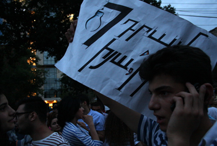 Участники акции в Ереване начали забывать, для чего собрались - ФОТО