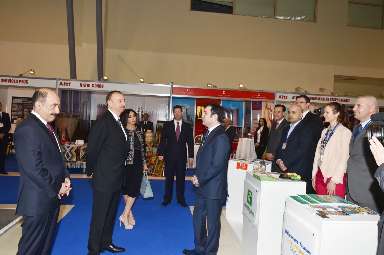 Президент Ильхам Алиев и его супруга Мехрибан Алиева ознакомились с XIV Азербайджанской международной выставкой "Туризм и путешествия" AITF-2015 - ОБНОВЛЕНО - ФОТО - ВИДЕО