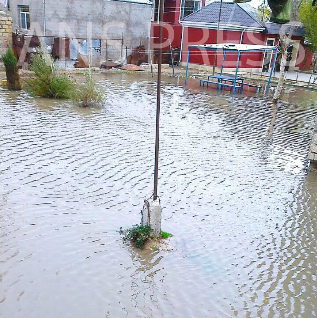 Дождь затопил дома в Сумгайыте - ФОТО