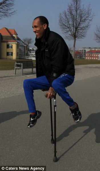 Усейн Болт на руках: эфиоп-инвалид установил мировой рекорд - ФОТО