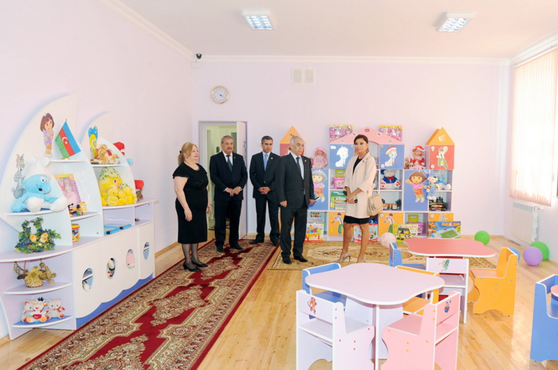 Первая леди Азербайджана Мехрибан Алиева ознакомилась с условиями в Объединенной городской больнице №26 и в двух яслях-детских садах в Баку после капремонта - ОБНОВЛЕНО - ФОТО