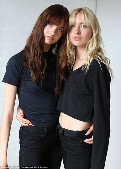 Эти сестры-близнецы сотворили сенсацию в мире моды - ФОТО