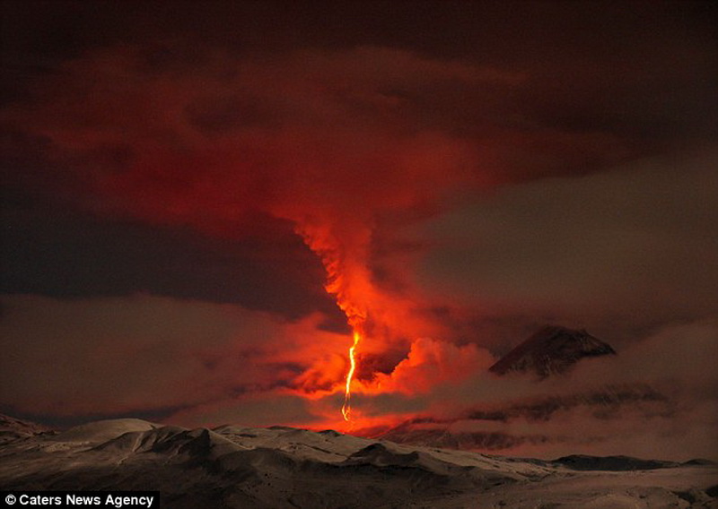 На Камчатке началось мощное извержение вулкана Шивелуч - ОБНОВЛЕНО - ФОТО