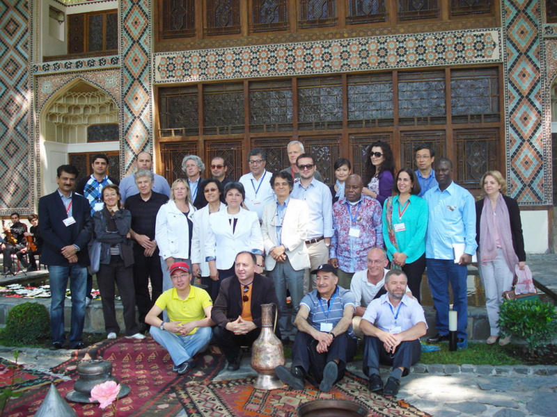 Участники Всемирного форума по межкультурному диалогу посетили заповедник "Янардаг" - ФОТО