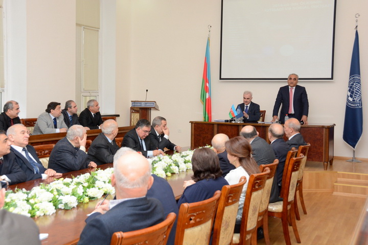 Азербайджанцы положили в банки рекордную сумму денег - ФОТО