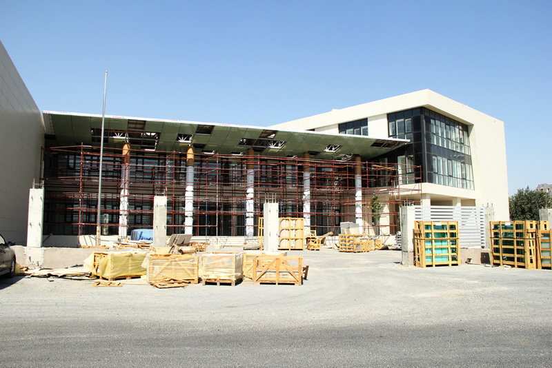 Завершается строительство Французского лицея в Баку - ФОТО
