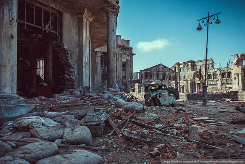 Декорации кварталов разрушенного Сталинграда - ФОТОСЕССИЯ