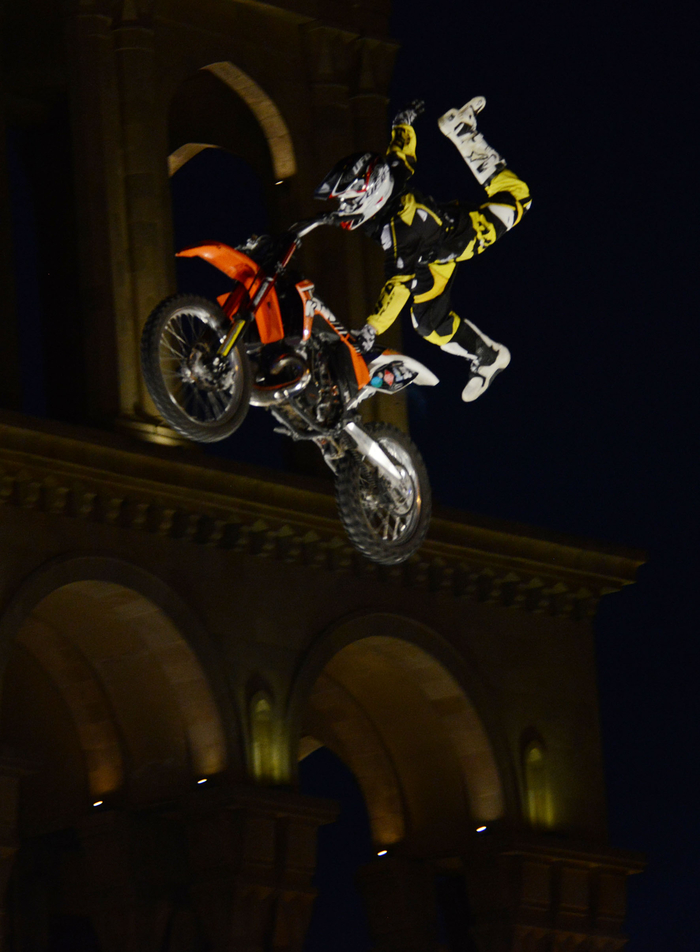 Грандиозное шоу фристайл мотокросса Red Bull X-Fighters Jams в Баку - ОБНОВЛЕНО - ФОТО