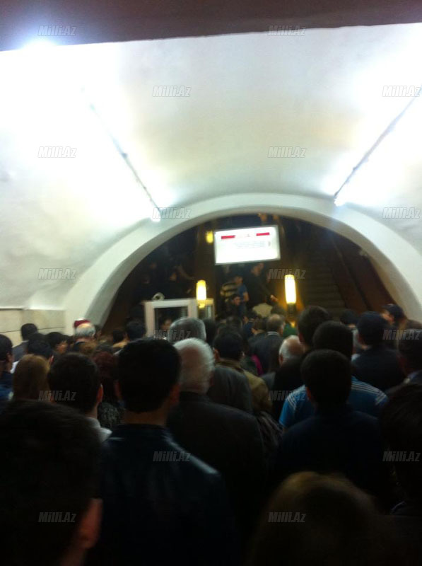 Пассажиры столичного метро впали в панику – ОБНОВЛЕНО - ФОТО - ВИДЕО