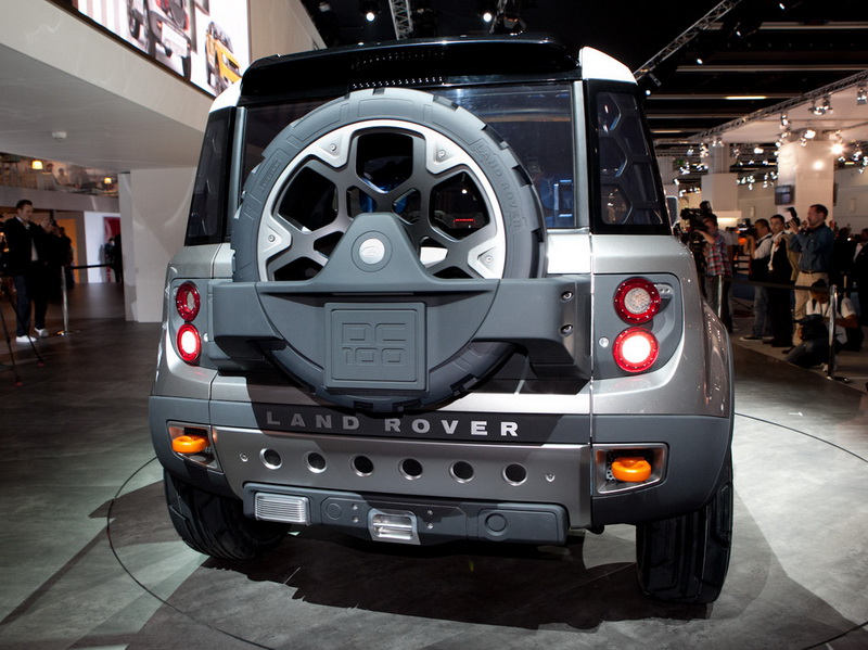 К новому поколению Land Rover Defender гламур не липнет - ФОТО