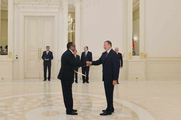 Президент Ильхам Алиев принял верительные грамоты послов ряда стран - ОБНОВЛЕНО - ФОТО