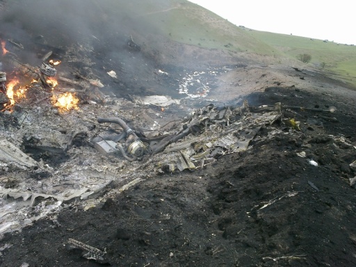 Американский самолет развалился на две части в воздухе в Киргизии - ОБНОВЛЕНО - ФОТО