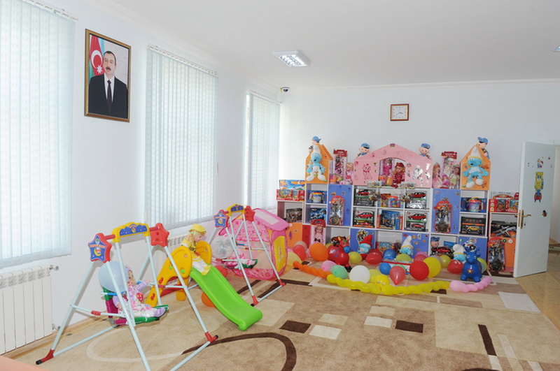 Первая леди Азербайджана Мехрибан Алиева ознакомилась с условиями в Объединенной городской больнице №26 и в двух яслях-детских садах в Баку после капремонта - ОБНОВЛЕНО - ФОТО