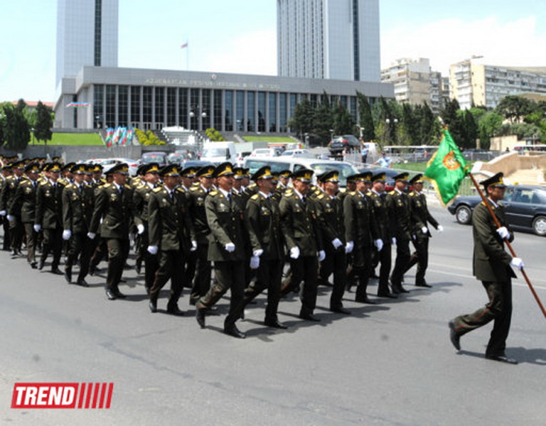 В Баку прошло шествие военных - ОБНОВЛЕНО - ФОТО