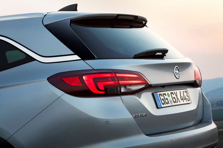 Семейство Opel Astra пополнилось универсалом - ФОТО