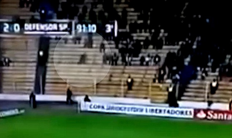 В Боливии во время матча заметили привидение - ФОТО - ВИДЕО