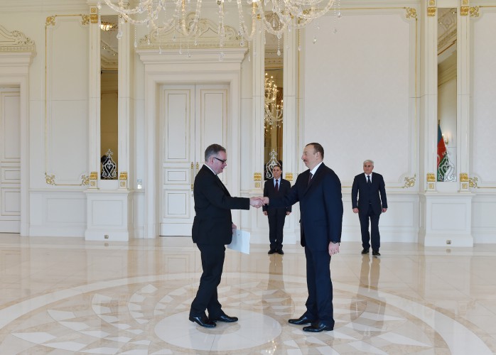 Президент Ильхам Алиев принял верительные грамоты новоназначенных послов Республики Сейшельские Острова, Ирландии, Эквадора, Перу и Уругвая - ОБНОВЛЕНО - ФОТО - ВИДЕО