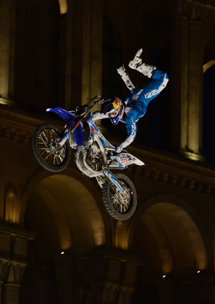 Грандиозное шоу фристайл мотокросса Red Bull X-Fighters Jams в Баку - ОБНОВЛЕНО - ФОТО