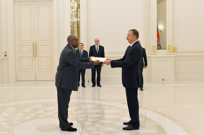Президент Ильхам Алиев принял верительные грамоты послов ряда стран - ОБНОВЛЕНО - ФОТО
