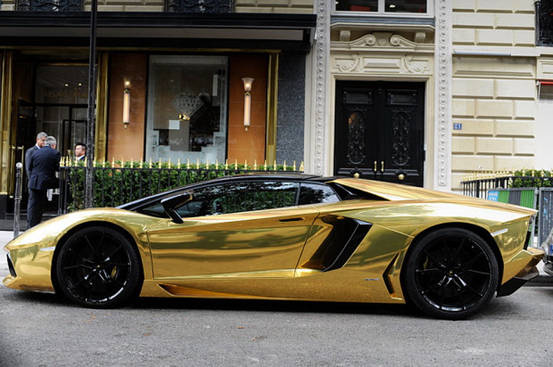 Шикарный Lamborghini за $6 млн шокировал парижан - ФОТО