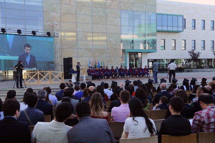 В Университете АДА состоялась церемония выпуска 2015 года - ФОТО