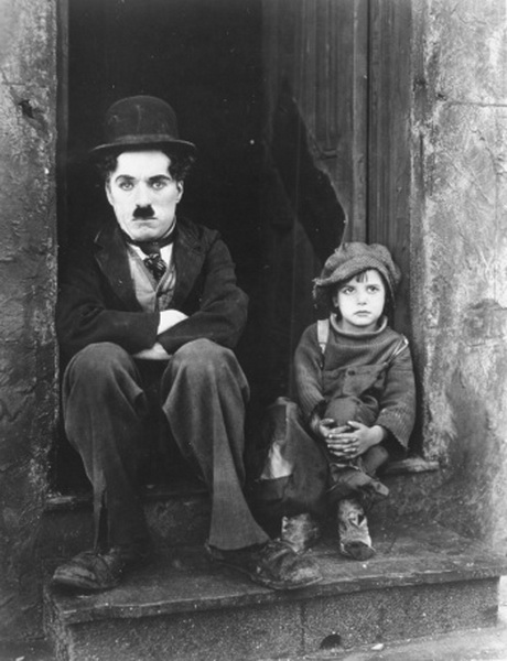 Сегодня отмечается 125 лет со дня рождения Чарли Чаплина - ФОТО