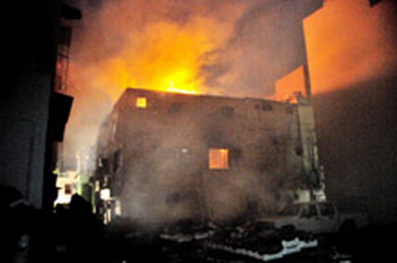 В Бахрейне обрушилось горящее здание: есть жертвы - ОБНОВЛЕНО - ВИДЕО - ФОТО