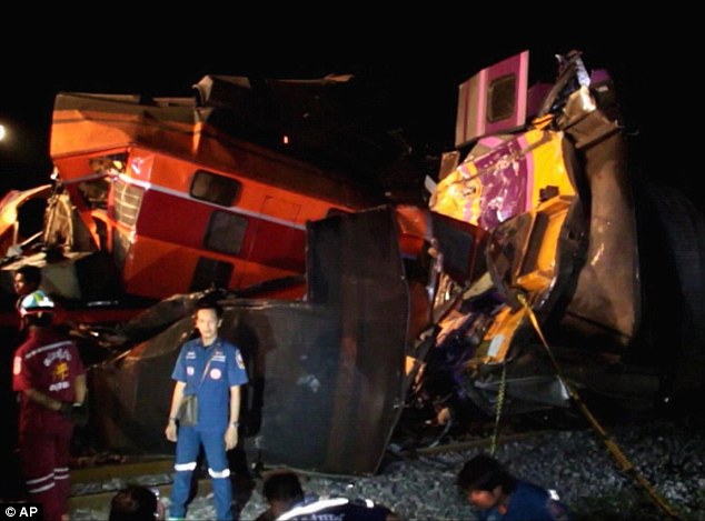 В Таиланде столкнулись поезда, 50 пострадавших - ОБНОВЛЕНО - ФОТО