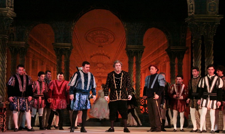 Игры в чувства: на бакинской сцене показали "Риголетто" в исполнении звезд - ФОТО - РЕПОРТАЖ