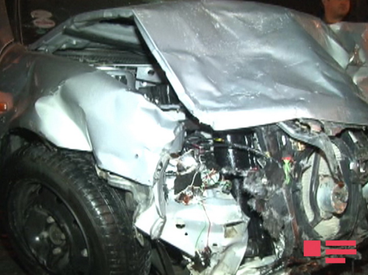 Жуткая авария в Баку: погиб 26-летний парень - ФОТО