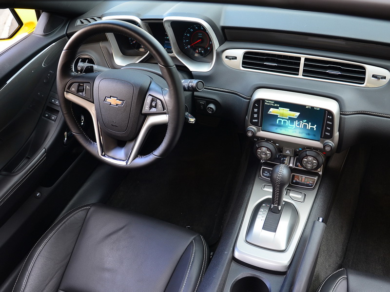 Тест-драйв Chevrolet Camaro: "пустышка" на миллион