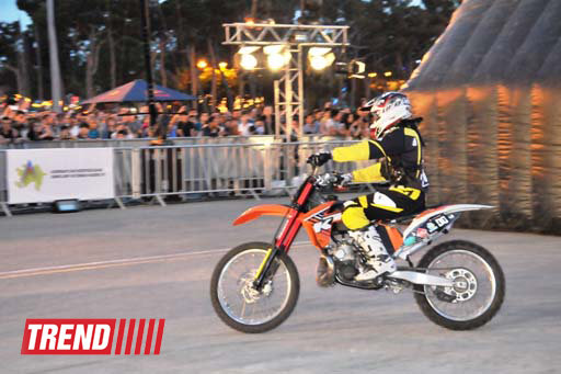 Грандиозное шоу фристайл мотокросса Red Bull X-Fighters Jams в Баку - ОБНОВЛЕНО - ФОТО