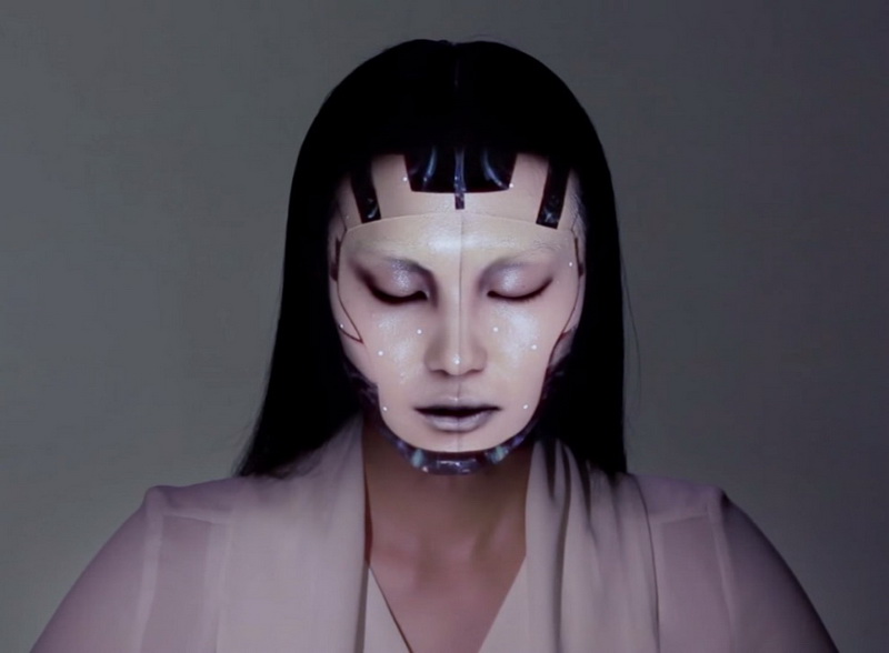 Японцы изобрели "электронный макияж" - ФОТОСЕССИЯ