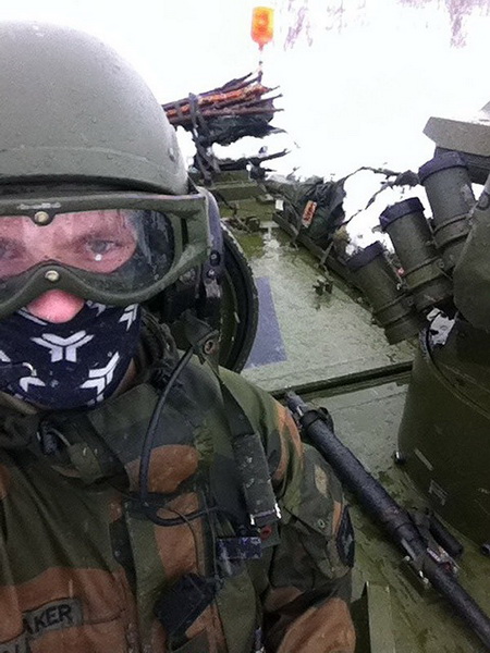 Фотографии солдат стран НАТО стали настоящими хитами - ФОТОСЕССИЯ