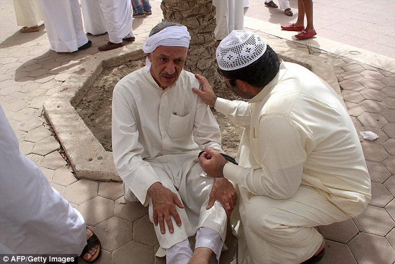 В Кувейте взорвали мечеть, много погибших - ОБНОВЛЕНО - ФОТО