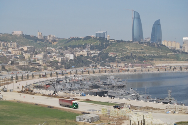 2012 baku eurovision stage. бакинцы старые фото. бакинский кристальный зал. ночной баку кристалл холл. баку кристалл холл евровидение.