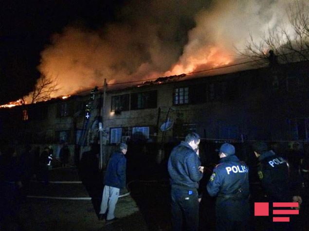 Сильный пожар в жилом здании в Баку: есть пострадавший - ОБНОВЛЕНО - ФОТО - ВИДЕО