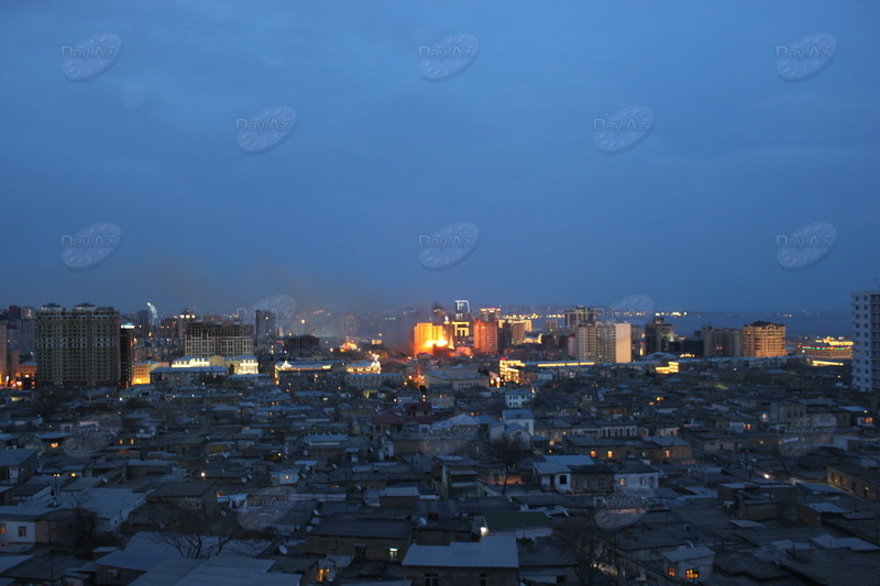 МЧС распространило информацию о пожаре в центре Баку – ОБНОВЛЕНО – ФОТО - ВИДЕО