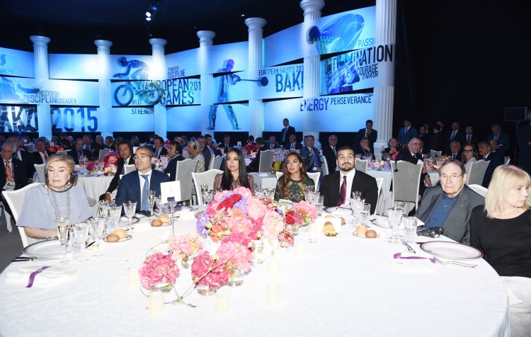 Президент Ильхам Алиев и его супруга Мехрибан Алиева приняли участие в официальном приеме в честь участников церемонии открытия первых Европейских игр - ФОТО