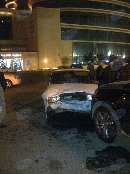 В центре Баку произошло ДТП: столкнулись ВАЗ-2107 и Fiat - ФОТО