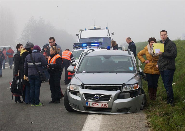 Ад на дороге: В Бельгии столкнулись 100 автомобилей - ОБНОВЛЕНО - ФОТО