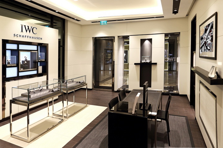 Швейцарская часовая мануфактура IWC Schaffhausen распахнула двери своего первого бутика в Баку - ФОТО